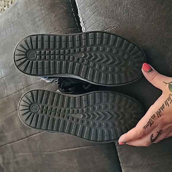 Art Class Kids size 13 Winter Boots Grey - Picture 3 of 5